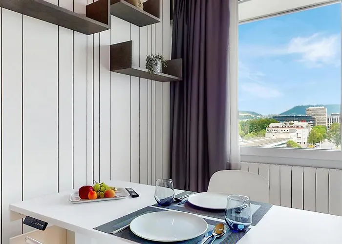 アパートホテル Evi's &